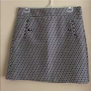 LOFT THICK BLACK GRAY HOUNDSTOOTH SKIRT SIZE 8